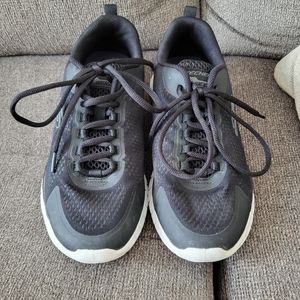 Skechers cooled goga mat wide fit.